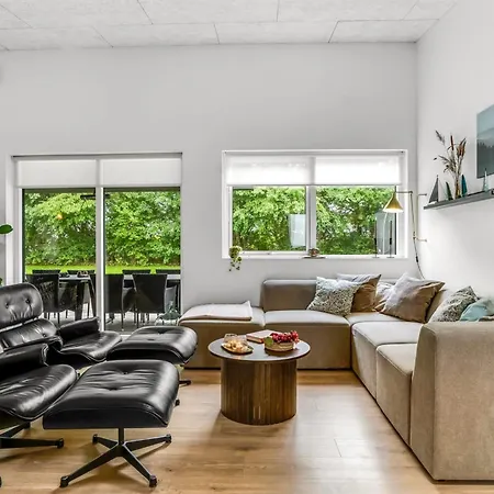 Constance - 900m From The Sea By Interhome